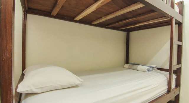 Griya Nalendra Guest House, Book Guesthouse Kejayan 
