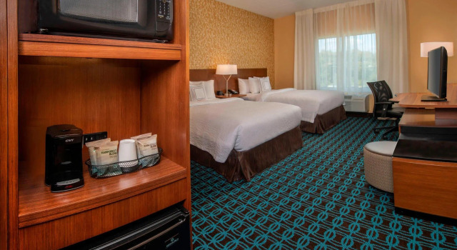Четырёхместный номер Standard Fairfield Inn & Suites by Marriott Harrisburg International Airport