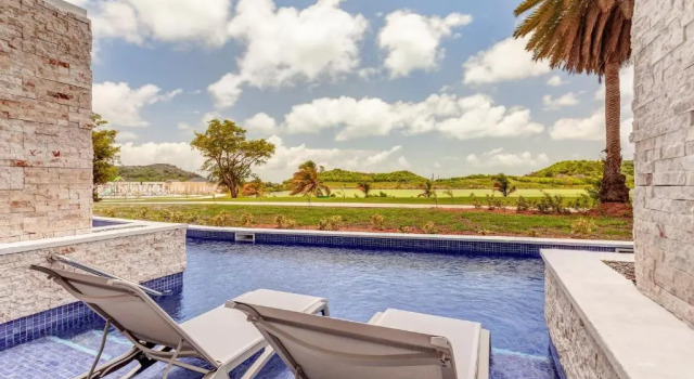 Полулюкс Diamond Club Swim Out Luxury Royalton Antigua, An Autograph Collection All-Inclusive Resort