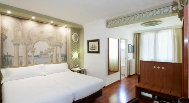 Трёхместный номер Superior Sercotel Hotel President