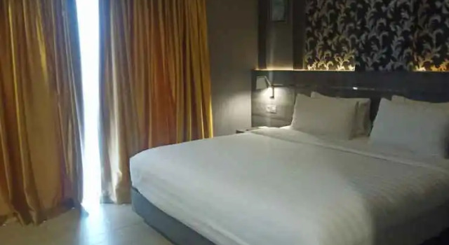 Grand Venetian Hotel, Rezerwuj Hotel Metro 