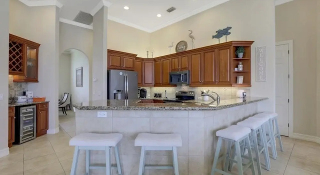 Woodbine Ct. 1870, Marco Island Vacation Rental 5 Bedroom Home by Redawning