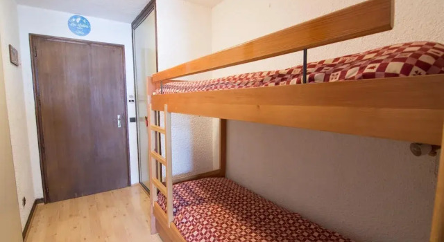 Cretes N°120 : Studio Cabine 4 Personnes / Studio Cabin 4 People, Забронировать Отель Отели Валуар с парковкой, рядом с Горнолыжный курорт Валуар, Парковка