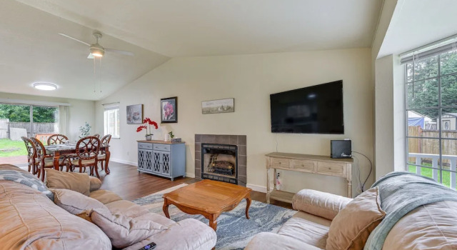 Коттедж Olympia Home w/ Deck ~ 7 Mi to Amtrak Train!