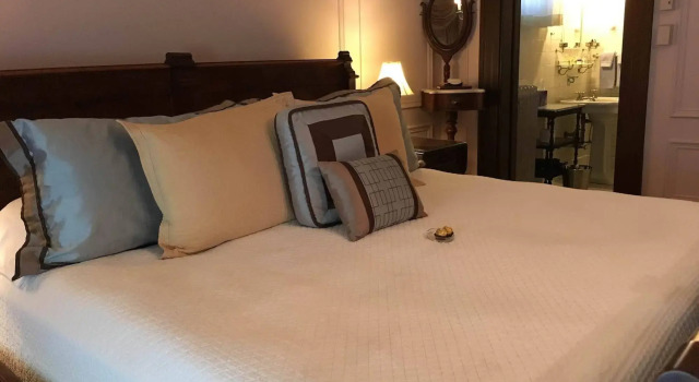 The Inn at Irwin Gardens, Boek Hotel Columbus Indiana