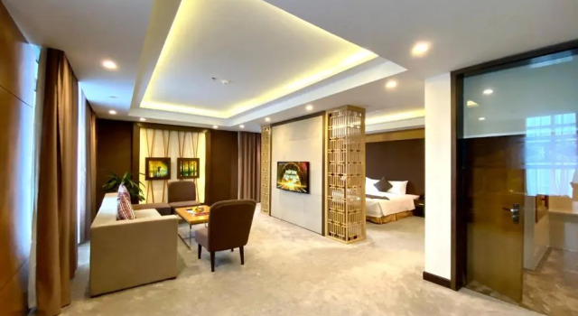 Люкс Executive Muong Thanh Luxury Nhat Le Hotel