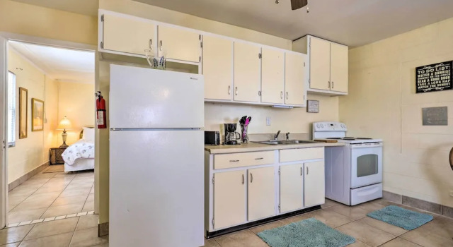 Коттедж Beachfront Cottage in St Augustine - Pet Friendly!
