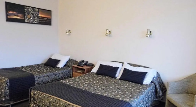 Семейная студия Westport Motor Hotel