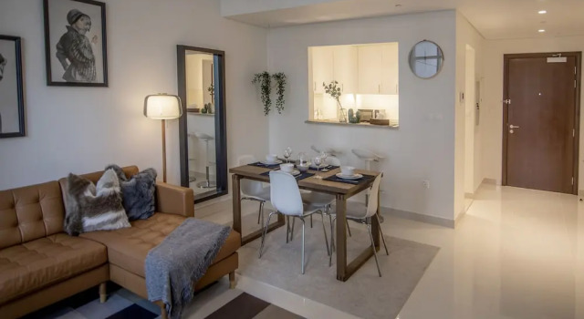 Elegant Apt With Balcony Minutes from Burj Khalifa, Забронировать Апартаменты/квартира Даунтаун Дубай , рядом с Дубайский аквариум
