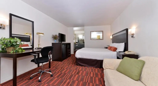 Номер Standard Windemere Hotel & Conference Center
