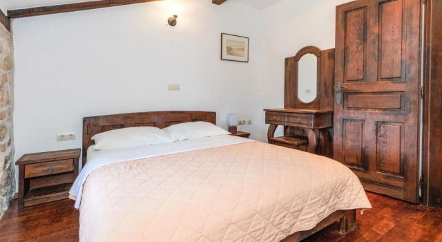 Stunning Home in Duboka With 5 Bedrooms, Wifi and Outdoor Swimming Pool
