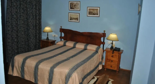 Трёхместный номер Standard Hotel El Refugio de Juanar