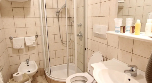 Трёхместный номер Standard с балконом Hotel Rosalpina