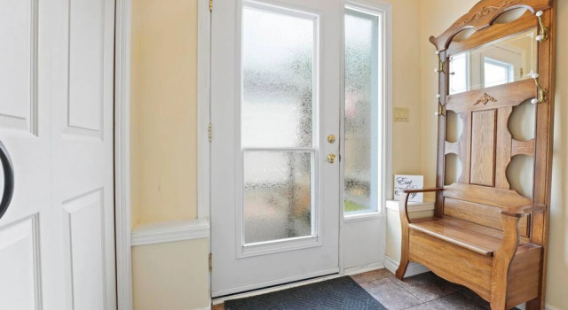 Cozy Waterfront Cottage on Mitchell Lake, Varaa Lomakoti Kawartha Lakes Ontario