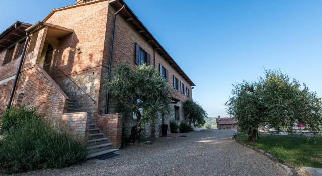 Agriturismo La Collina degli Olivi, Buchen Sie Hotel Hotels in Elsa-Tal mit Parkplatz, Parkplätze
