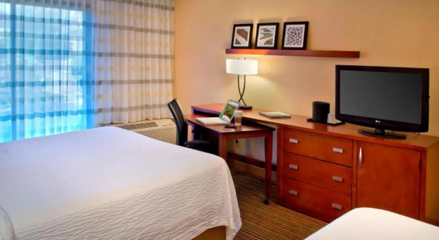 Четырёхместный номер Standard Courtyard by Marriott Mt. Laurel