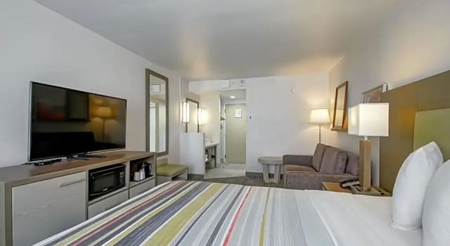 Двухместный люкс c 1 комнатой Country Inn & Suites by Radisson, New Orleans I-10 East, LA