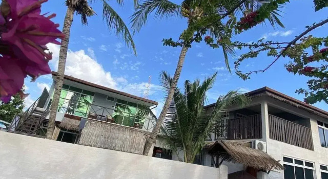 TWIN PALMS Surfhouse, Забронировать Отель Тулусду Атолл Северный Мале