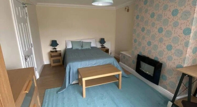 Charming 6-bed House in Reading With Parking, Забронировать Отель Отели Англии 3 звезды, 3*