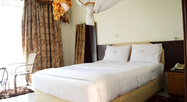 Двухместный номер Deluxe с балконом и с видом на сад Victoria Travel Hotel