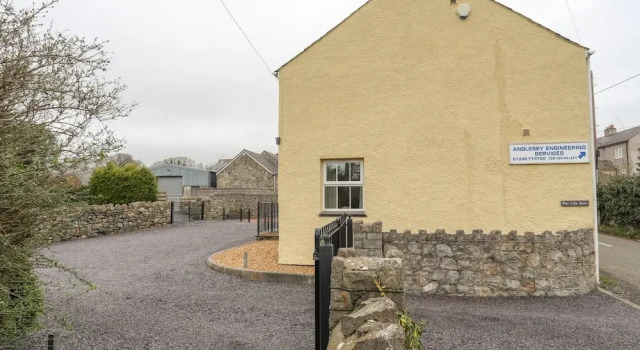 Plas Cefn Mawr, Rezervați Casă de vacanță Llanddaniel Fab Glamorgan