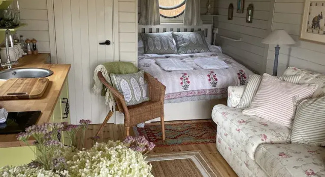 Коттедж Beautiful Pet-friendly Cabin in Banbury, No Deposit