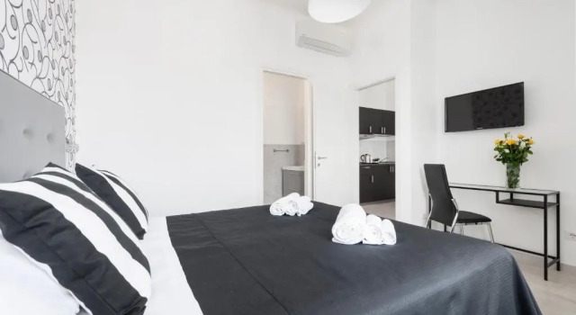 Студия Deluxe Black Rooms Colosseo