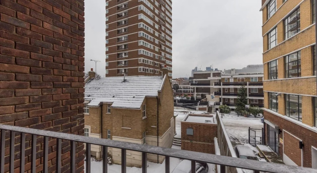 Super Central 2 Bedroom Flat With Balcony Zone 1!