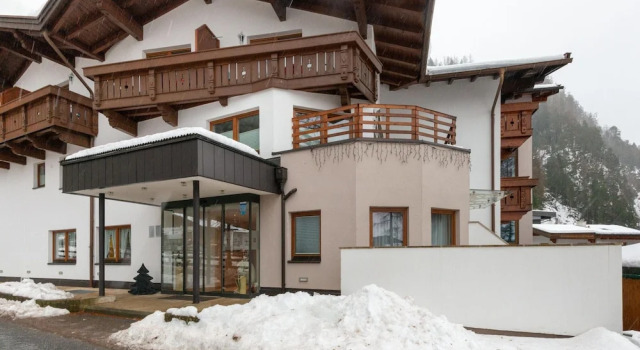 Apartment in Langenfeld With Mountain Views, Забронировать Апартаменты/квартира Отели Лангенфельд с парковкой, Парковка