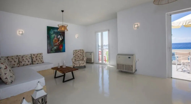 2 Bedroom Apartment With Terrace in Tinos Chora, Забронировать Апартаменты/квартира Тинос Тинос, рядом с Церковь Кехровуни