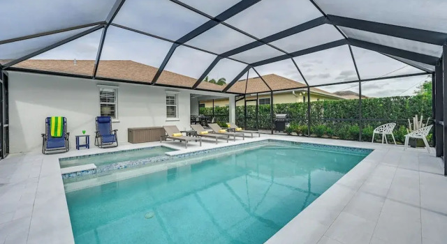 Коттедж Central Naples Home w/ Private Pool, Spa & Lanai!