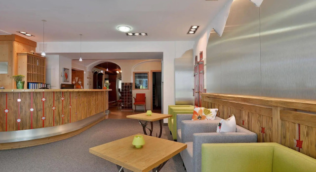 Posthotel Mayrhofen, Забронировать Отель Отели Майрхофен 3 звезды, рядом с Конгресс-центр Europahaus, 3*