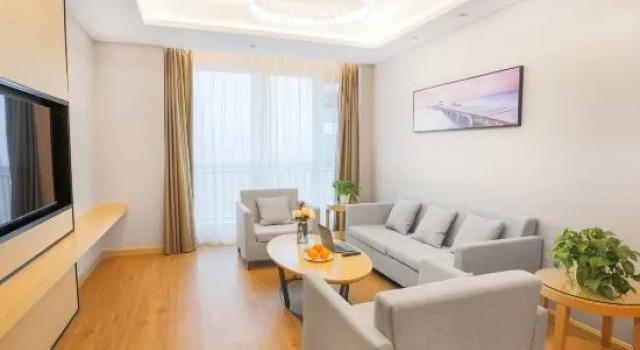 Люкс Deluxe Vienna International Hotel (Chengdu Longquan Automobile City Aviation Academy Branch)