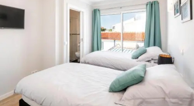 Penthouse Milhafre, Забронировать Отель Отели Карвоэйру с парковкой, рядом с Пешеходный маршрут Sete Vales Suspensos, Парковка