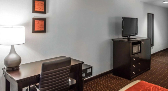 Люкс Quality Inn & Suites NJ State Capital Area