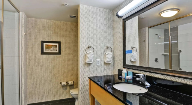 Двухместный номер Standard Hampton Inn & Suites Crabtree
