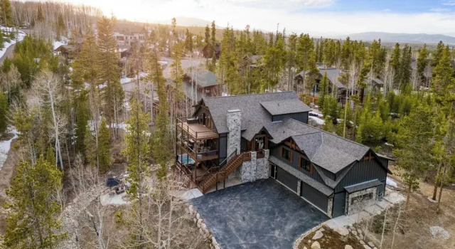 Коттедж Winterhaven Estate by Avantstay Sleeps 19 Guests Mountain Compound w/ Views, Firepit, Hot Tub