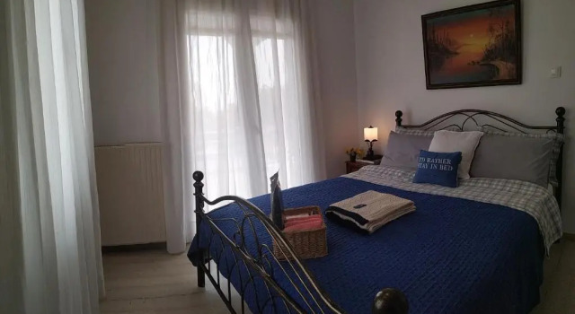 House Sleeps 4 With Pets, Забронировать Дом для отпуска Виллы Сароникос, Вилла