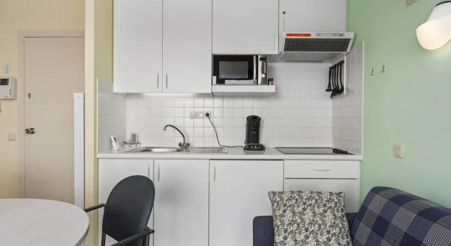 Spacious Studio Near Seafront, Prenota Appartamento Hotel a Flanders con parcheggio, Parcheggio