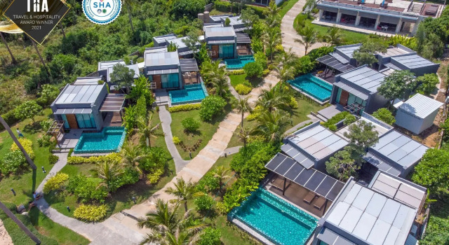 Люкс SEAnery Beach Resort