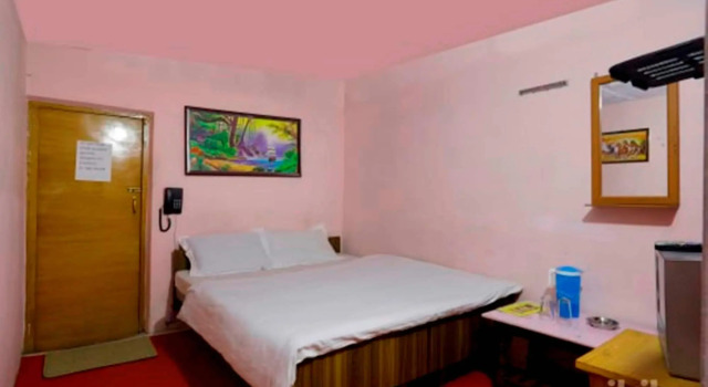 Hotel Kausani Retreat