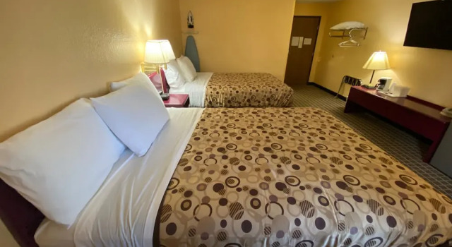 Четырёхместный номер Standard Americas Stay Inn Stewartville