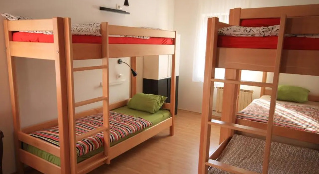 Кровать в общем номере (женский номер) Hostel Vrba