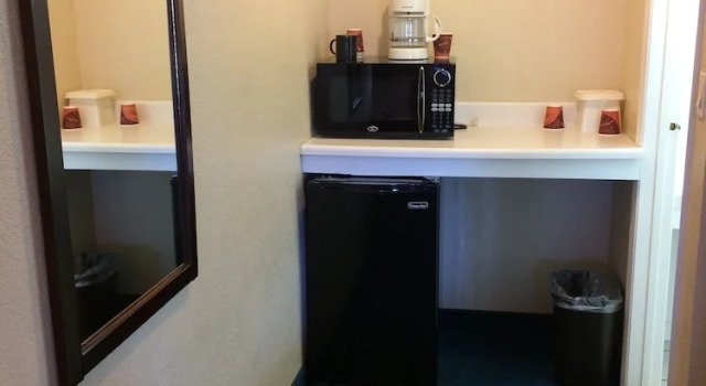Четырёхместный номер Standard Oak Motel