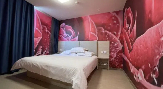 Люкс Business Grace Inn Hotel (Jinan Laiwu Pengquan East Avenue Yufeng Jiayuan)
