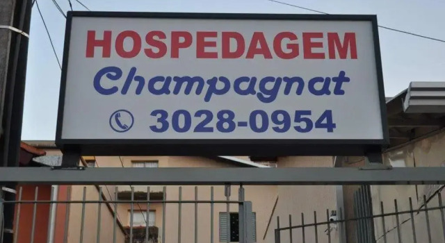 Hospedagem Centro Champagnat, Забронировать Отель Отели Лондрина с парковкой, рядом с Rocha Pombo Square, Парковка