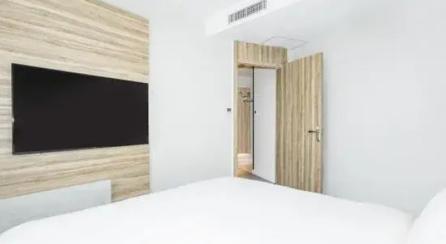 Люкс HanTing Premium Hotel (Beijing Tongzhou Universal Resort Hotel)