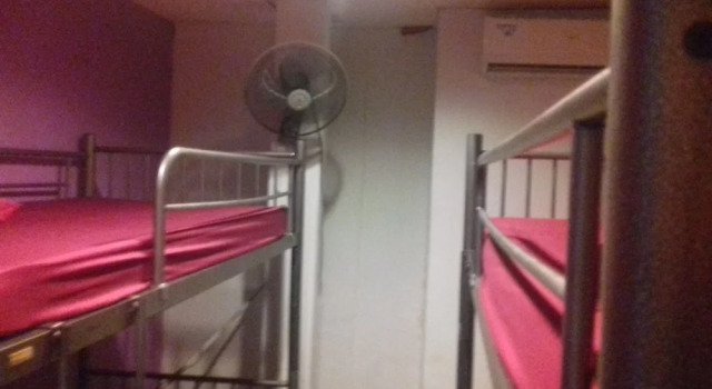 Четырёхместный номер Standard Submarine Guest House Central Market - Hostel