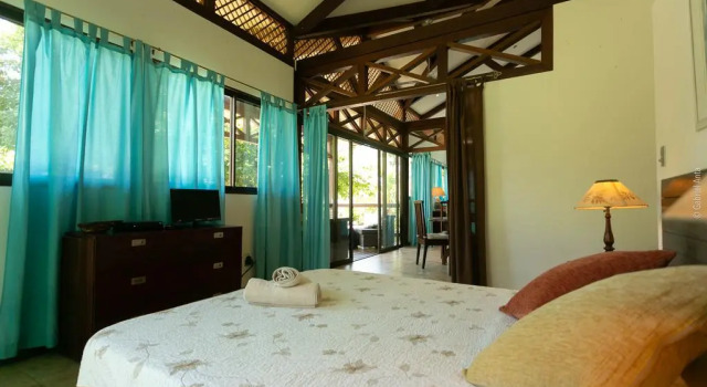Kenaki Lodge