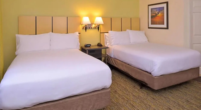 Четырёхместная студия Candlewood Suites Bloomington-Normal